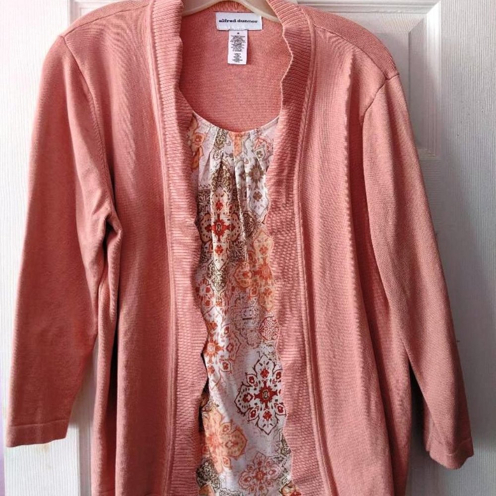 Alfred Dunner Ladies size M Peach Sweater Top